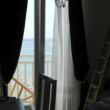 Bed & Breakfast La Battigia -locanda Di Natale